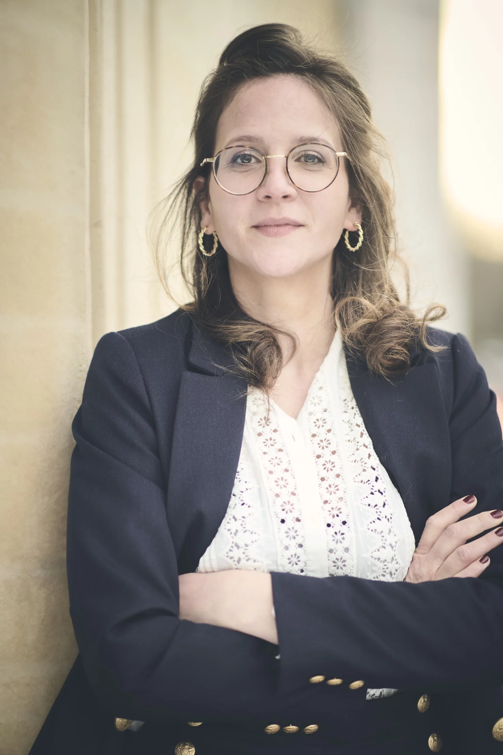 Maître Liat Levy dans son cabinet d’avocat à Strasbourg.